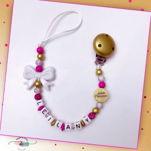 Attache tétine fille 11