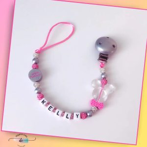 Attache tétine fille 13