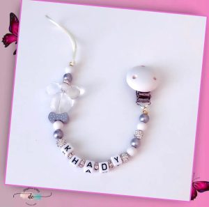 Attache tétine fille 10