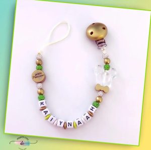 Attache tétine fille 7