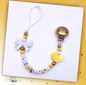 Attache tétine fille 5