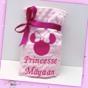 Plaid rose sensoriel gaufre de la marque Pierre Cardin